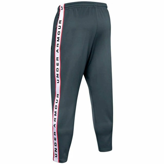 Este es un traje de pista en el que puedes hacer ejercicio. Es ligero pero cálido, se estira para que puedas moverte y respira mientras te calientas.
Exterior suave de tejido tricot con un interior cepillado para comodidad y calidez suave
Material Wicks Sweat & Se seca Rápido
Bolsillos de mano abiertos

Paneles de manga impresos con detalles de tuberías
100% poliéster