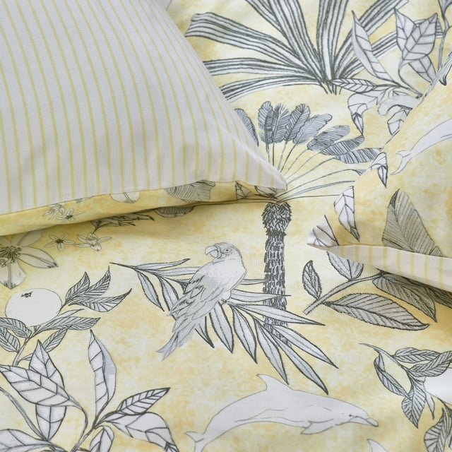 Inspired by the colony palm beach hotel and the indigenous Florida wildlife, mellow yellow is a homage to 1940's glamour, the iconic yellow interlaced with shades of greige and off white create a tranquil, chic bed set. The reverse is a nod to art deco, and a bygone era.