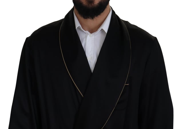 100% silk material for ultimate comfort and luxury
  Shawl lapels and belt for a classic dressing gown look
  Elegant black color adds sophistication
  Logo details showcase the brands iconic style
  Made in Italy for exceptional quality
Material: 100% Silk