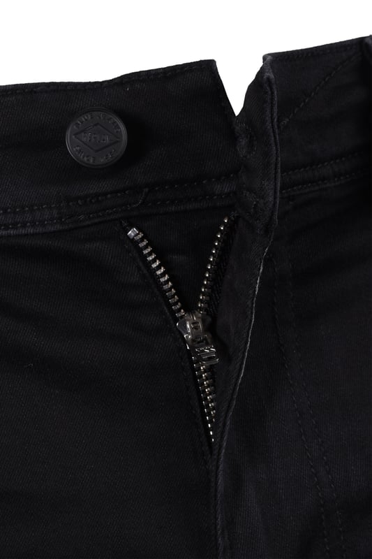 Comfortabele jeans voor heren van het merk REPLAY. Zeer aangenaam om te dragen, comfortabel en sportief gesneden. Deze broek kan met veel kledingstukken worden gecombineerd.