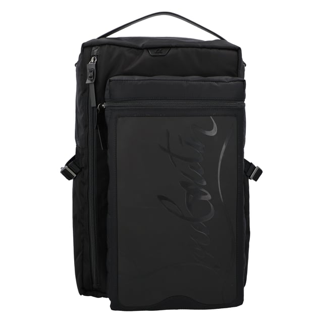 Med sina sportiga linjer visar Loubideal-ryggsäcken Maison Christian Louboutin's tekniska skicklighet. Den är tillverkad i svart gummi och nylon och bär sin skapares signatur på framsidan.

- Ett handtag på 5 cm/2 tum och två axelremmar gör att den kan bäras för hand eller över axeln
- Dragkedjestängning
- 2 huvudfack
- 1 blixtlåsficka
- 2 flaskfickor på sidorna

Dimensioner: H 42 x B 27 x D 20 cm
Färg: Svart
Material: Gummi
Mått: bredd: 200 mm längd: 270 mm höjd: 420 mm handtagsdrop: 50 mm