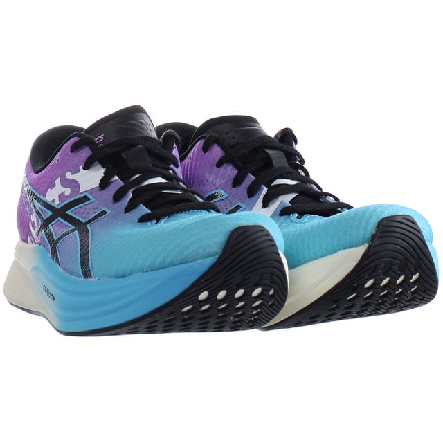 The MAGIC SPEED™ 2 EKIDEN shoe offers the energy you need to move towards a new personal best. We updated the fit and tooling to make the shoe more versatile for both tempo runs and races. 

The shoe's colorway draws inspiration from an Ekiden relay race. Key design elements include a sash detail on the side and a series of katakana characters. ​ 

A full-length carbon and TPU plate are sandwiched in the midsole to propel your foot forward. This helps create a smoother and more propulsive rebound during the toe-off phase of your stride.​ 

The midsole's top layer is reconstructed with FF BLAST™ PLUS cushioning. This makes your stride feel even more propulsive while keeping the shoe lightweight.
