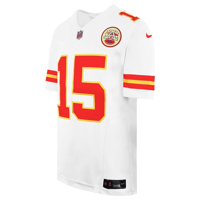 Das Nike NFL Kansas City Chiefs #15 Patrick Mahomes Home Limited Trikot ist ein offiziell lizenziertes NFL-Trikot, mit dem du deinen Lieblingsspieler und dein Lieblingsteam stolz repräsentieren kannst. Egal, ob du die Chiefs im Arrowhead Stadium anfeuerst, das Spiel von zu Hause aus schaust oder es als Teil deiner Sport-Memorabilia-Sammlung präsentierst – dieses limitierte Trikot ist die perfekte Möglichkeit, deine Unterstützung für Patrick Mahomes und die Kansas City Chiefs zu zeigen. Wichtige Merkmale: Offiziell lizenziert: Dieses Trikot ist offiziell von der NFL lizenziert, was seine Authentizität und die Einhaltung der Liga-Standards gewährleistet. Spielerspezifisches Design: Das Trikot ist so gestaltet, dass es den Stil und die Passform der Trikots von Patrick Mahomes auf dem Spielfeld nachahmt und so ein authentisches Spielerlebnis bietet. Hochwertige Materialien: Hergestellt aus hochwertigen, langlebigen Materialien, die den Anforderungen des Spiels standhalten. Aufgenähte Nummern und Buchstaben: Das Trikot verfügt über eine aufgenähte Spielernummer und einen aufgenähten Namen auf der Rückseite, was die Haltbarkeit erhöht und für ein hochwertiges Erscheinungsbild sorgt. Teamlogo und -farben: Das Teamlogo und die Teamfarben der Kansas City Chiefs sind prominent auf dem Trikot abgebildet und repräsentieren deinen Teamstolz. Limitierte Auflage: Trikots in limitierter Auflage haben oft zusätzliche Designdetails, die sie zu einzigartigen Sammlerstücken machen. Bequeme Passform: Dieses Trikot bietet eine bequeme Passform, die viel Bewegungsfreiheit ermöglicht und es sowohl für Spieltage als auch in der Freizeit geeignet macht. Vielseitiger Stil: Ob Sie im Arrowhead Stadium sind, mit Freunden zuschauen oder es bei Ihren täglichen Aktivitäten tragen, dieses limitierte Trikot ergänzt verschiedene Outfits und ist eine vielseitige Wahl für jeden Anlass. Das Nike NFL Kansas City Chiefs #15 Patrick Mahomes Home Limited Trikot ist ein hochwertiges Fanartikel, mit dem Sie stolz Ihre Liebe für Patrick Mahomes und die Kansas City Chiefs zeigen können. Egal, ob Sie es tragen, um das Team an Spieltagen zu unterstützen oder es als Teil Ihrer Sammlung von Sport-Memorabilien zu präsentieren, dieses limitierte Trikot ist eine besondere Möglichkeit, Ihre Leidenschaft für Football und Ihren Lieblingsspieler und Ihr Lieblingsteam auszudrücken.