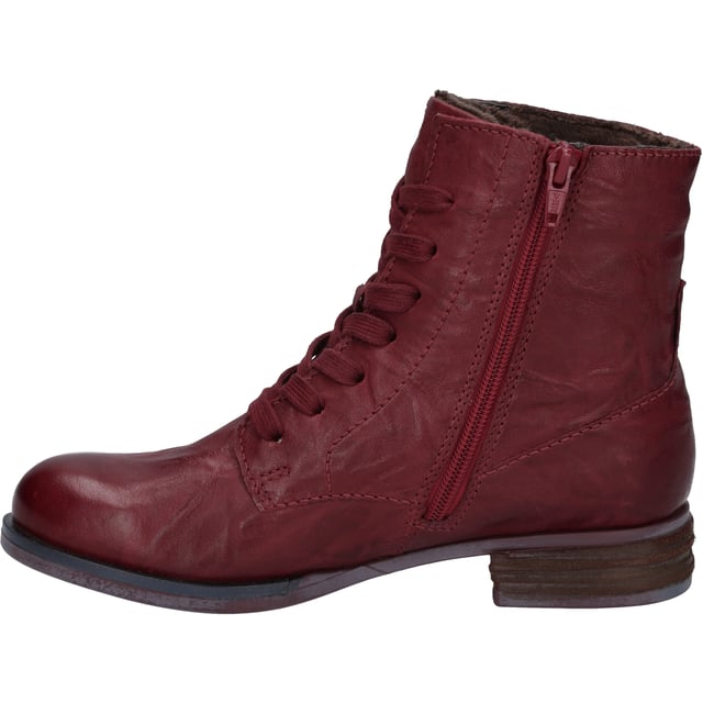Your bootee is produced from high quality nappa leahter and is comfortable to wear. This low boot keeps your feet warm because it is made with textile. You can easily change the removable sole. The manufacturing type AGO stands for hard-wearing shoes with a very stable fit. With the shoe width G the low boot Sanja 01 offers a normal width. With this model Sanja 01 you have a classic companion for diner at your side.