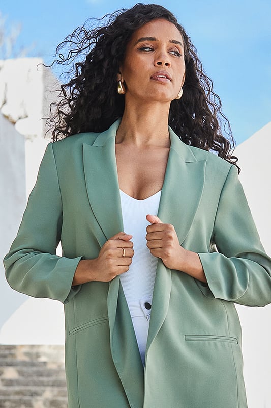 Elevate your blazer edit
Cut for an on-trend relaxed fit
Chic ruched sleeve detail
Flattering single-breasted fastening
Style with jeans or wide-leg trousers for effortless chic
Slip over dresses for special occasions