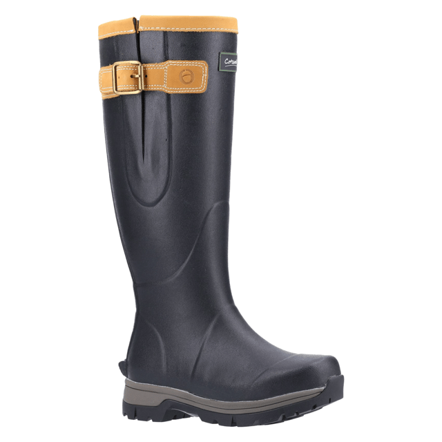 Premium rubber all-purpose wellington boot.  Stratus provides a durable outsole with reinforcements around the heel and toe, creating an overall reliable boot.