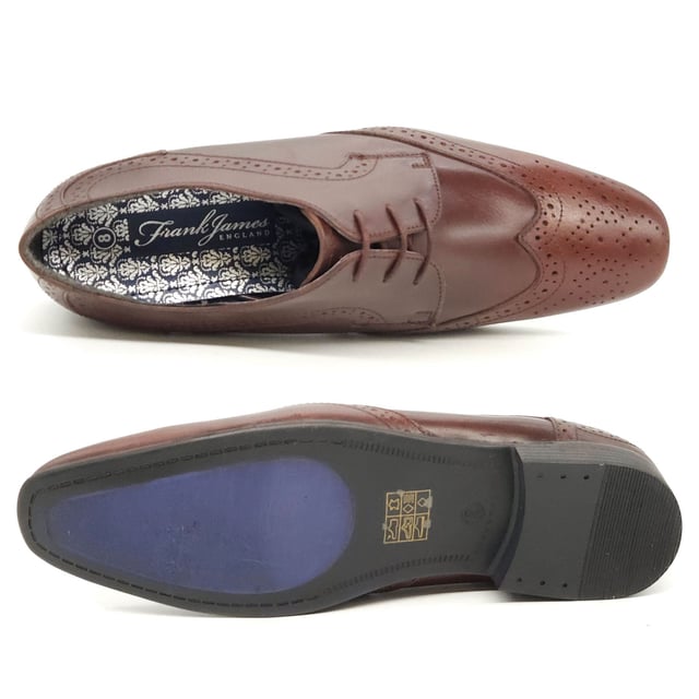 The Parade Brogue Derby Shoes from Frank James are the perfect choice to add the finishing touch to your tailored attire. Crafted from genuine leather and complete with a classic brogue design and three eyelet lace up fastening, in a choice of traditional colourways.