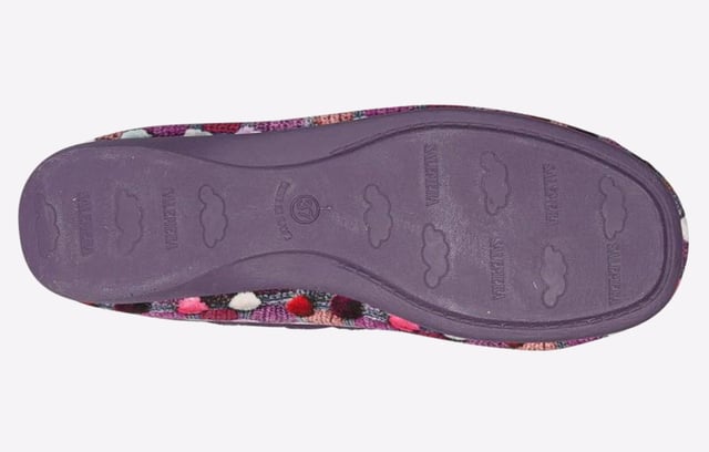 Slip into sumptuous memory foam comfort with these Samira women's slippers, featuring a chic design, comfortable construction, and a plush velour lining.
- Velour upper and lining
- Memory foam footbed
- Ballerina silhouette
- Rubber Sole