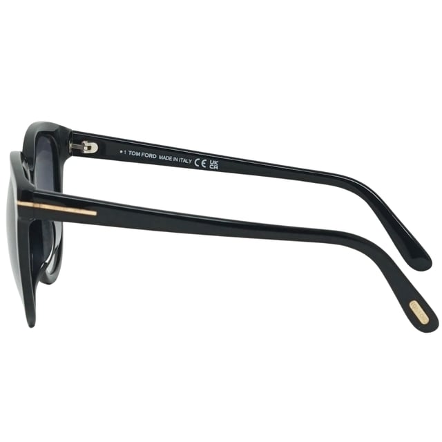 Een vleugje plezier voor je zomerdagen, maar niets bijzonders voor een Collectible Tom Ford. Tom Ford Black Sunglass Perfect voor de zomer. Gemaakt in Italie, Tom Ford Black zonnebril, lensbreedte = 54 mm, neusbrugbreedte = 19 mm, armlengte = 140 mm merk zonnebril en reinigingsdoek omvatte 100% bescherming tegen UVA & UVB zonlicht en conform aan de Britse standaard en 1836: 2005, zonnebril , Zonnebrillenkoffer, reinigingsdoek- en zorginstructies allemaal opgenomen Tom Ford FT0914 01B zonnebrillen