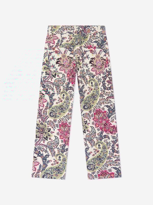 Introducing the exquisite Girls Paisley Print Trousers in Ivory by Etro. Designed for the AW2024 season, these trousers harmonize luxury with playful charm, perfect for enhancing any girl's wardrobe. Key features include: Italian Craftsmanship: Impeccably made in Italy, ensuring superior quality and elegance. Iconic Paisley Design: Features Etro's signature paisley print, adding a sophisticated and vibrant flair. Comfort Blend Fabric: Constructed from premium materials for softness and lasting comfort.Elevate her style with the timeless elegance of Etro's Girls Paisley Print Trousers. Shop now and infuse her closet with Italian luxury!