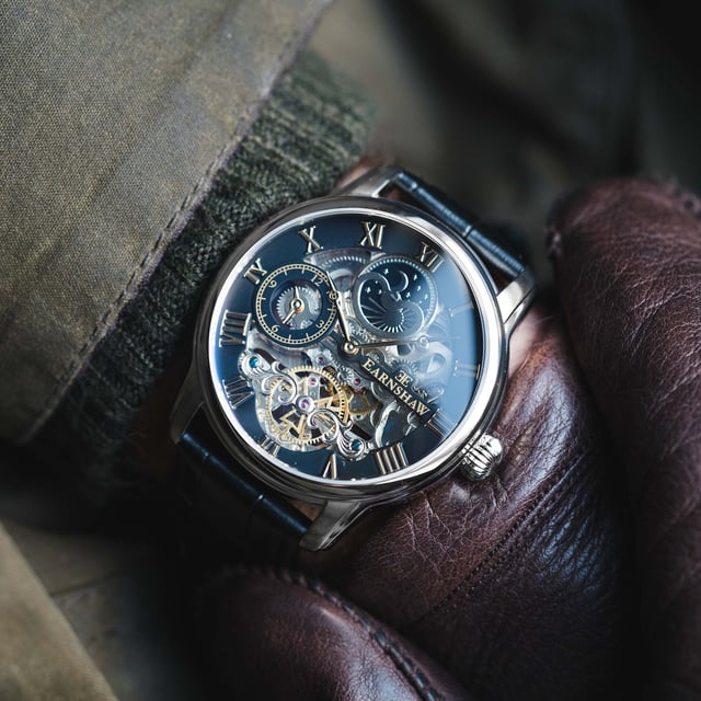 COLLECTION: LONGITUDE AUTOMATIC SKELETON
MODEL: ES-8006-04
MOVEMENT: AUTOMATIC SKELETON 
CASE MATERIAL: STAINLESS STEEL
CASE DIAMETER (MM): 44
CASE THICKNESS (MM): 14
CASE SHAPE: ROUND
CASE COLOR: STAINLESS STEEL
DIAL COLOR: BLACK
BAND: GENUINE LEATHER STRAP
BAND COLOR: BLACK
BUCKLE: STRAP BUCKLE
BAND WIDTH (MM): 22
WATER RESISTANCE: 5 ATM
WATCH WEIGHT (G): 100
WARRANTY: 2 YEARS INTERNATIONAL WARRANTY