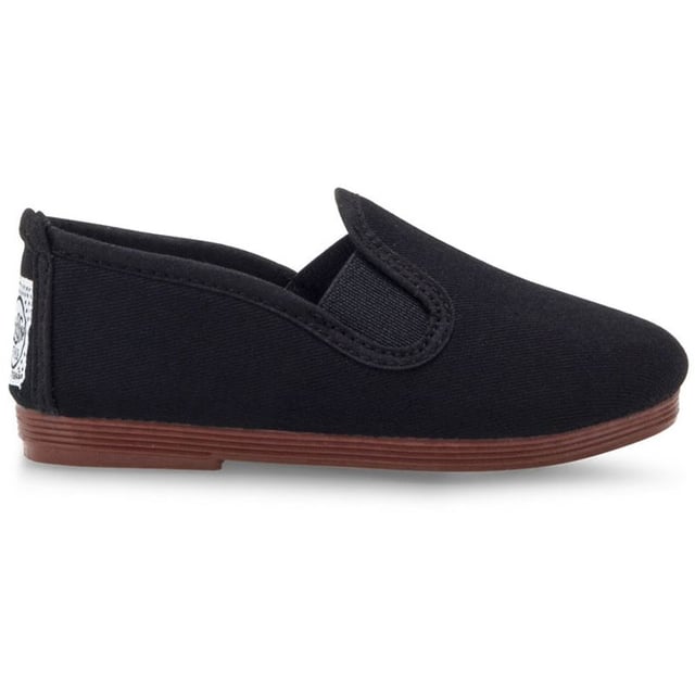 The Flossy Pamplona Kids' Shoe Is A Perfect Spring And Summer Companion For Little Toes And Will Definitely Put A Spring In Their Step. Let Them Slip Into The Breezy Canvas Upper And Cushy Rubber And Get Ready For A Day Filled With Fun And Happiness. Give Your Min- Me A Dash Of Fashion-forward Flair, Comfort And Cuteness, With The Flossy Pamplona Plimsoll.