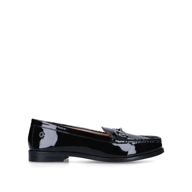 The Snap loafer is crafted from a black leather in a patent style with gunmetal horsebit strap across the foot. The outer side features a gunmetal Triple C logo.