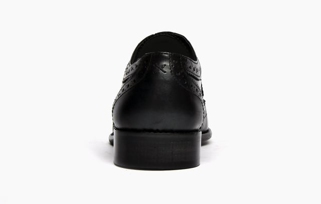 Creating timeless style, the Toledo is a traditional brogue full of Catesby England heritage, along with a durable premium leather upper the Toledo showcases traditional brogue punch hole detailing, + designer stitch throughout. The chunky rubber sole adds a modest heel in keeping with traditional brogue styling, providing traction on a multitude of surfaces 
 - Premium leather upper 
 - Classic brogue design 
 - 4 eyelet lace-up closure for the perfect fit 
 - Intricate stitch + punch hole detailing
 - Durrable rubber outsole 
 - Authentic vintage look