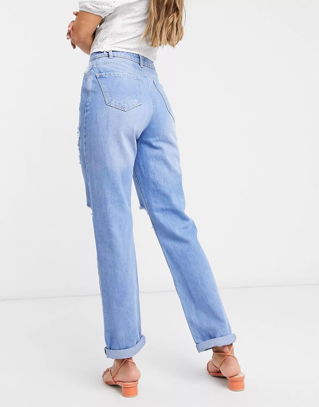 Distressed finish 
High rise 
Belt loops 
Five pockets 
Boyfriend fit