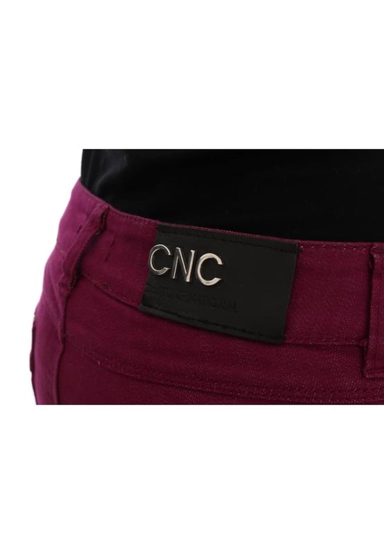 Marca: CoSTUME NATIONAL CNC.
  Estado: A estrenar con etiquetas.
  Ajuste: Super delgado.
  Color: Purpura.
  Material: 77 % algodon 23 % elastano.
  Bragueta: Cremallera y boton.
  Detalles del logotipo.