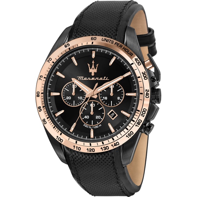 Stijlvol heren horloge van het merk Maserati in de kleur zwart met rose details. Het horloge heeft een lederen polsbandje dat ook kleiner gemaakt kan worden, de kast heeft een diameter van 45mm en het uurwerk is van Quartz.  Merk: MaseratiModelnaam: Traguardo (45mm)Categorie: heren horlogeMaterialen: edelstaal, leerKleur: zwart, rose