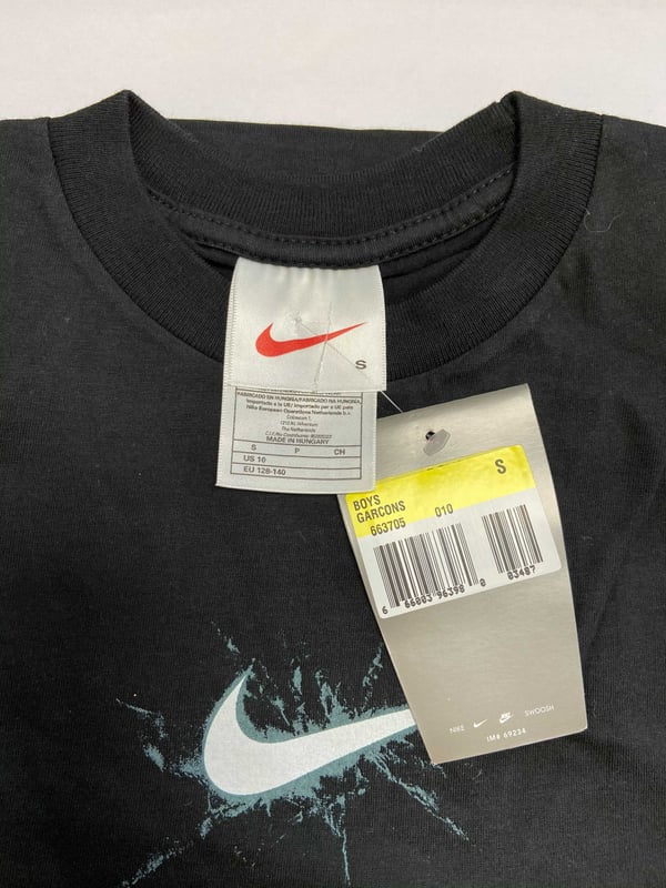 Vintage Nike Boys Black T-Shirt (S)