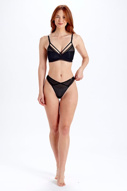Sheer stretch mesh panelling and strap detailing ensures the Diamond Mesh collection is the perfect mix of sexy and comfy. With no wires for added comfort all day, the bralette would be the perfect choice. Lightly padded cups and adjustable straps add shape and support all day.