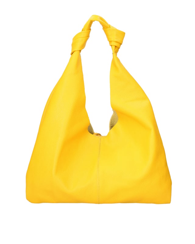 Bolso bandolera para mujer. El cierre es con botón magnético. Faltan bolsillos internos. Los bolsillos externos están ausentes. Falta la correa para el hombro. El mango es de cuero. Hay un compartimento interno. El material exterior es piel auténtica tipo dólar. Internamente está forrado en tejido 70% algodón - 30% poliéster. Medidas: 40x42x2 cm. Hecho en Italia
