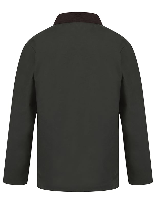 This wax jacket from Kensington Eastside is the perfect staple piece for your wardrobe. The jacket features a corduroy collar and is lined with a traditional cotton tartan fabric making it the perfect jacket to keep warm and make a statement. This jacket has 5 pockets, including an inside pocket and press-stud fastening offering practicality. Outer jacket is made from 100% waxed cotton.