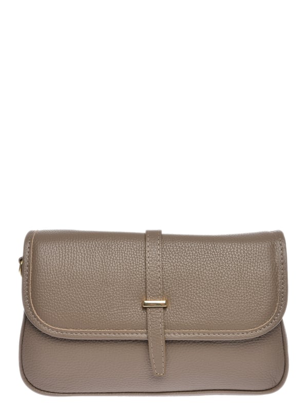 Bolso cruzado  
100% cuero de vaca  
Cierre superior con cremallera  
Solapa magnética frontal sobre cierre  
Bolsillo interno con cremallera  
Dimensiones: 17x25x7 cm  
Correa para el hombro: 120 cm ajustable  