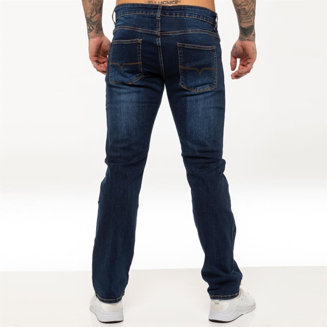 Kruze Mens Straight Leg Regular Fit Stretch Jeans med två fickor fram, två bak och en myntficka. Bekväma stretchjeans som passar perfekt för fritid och arbete.