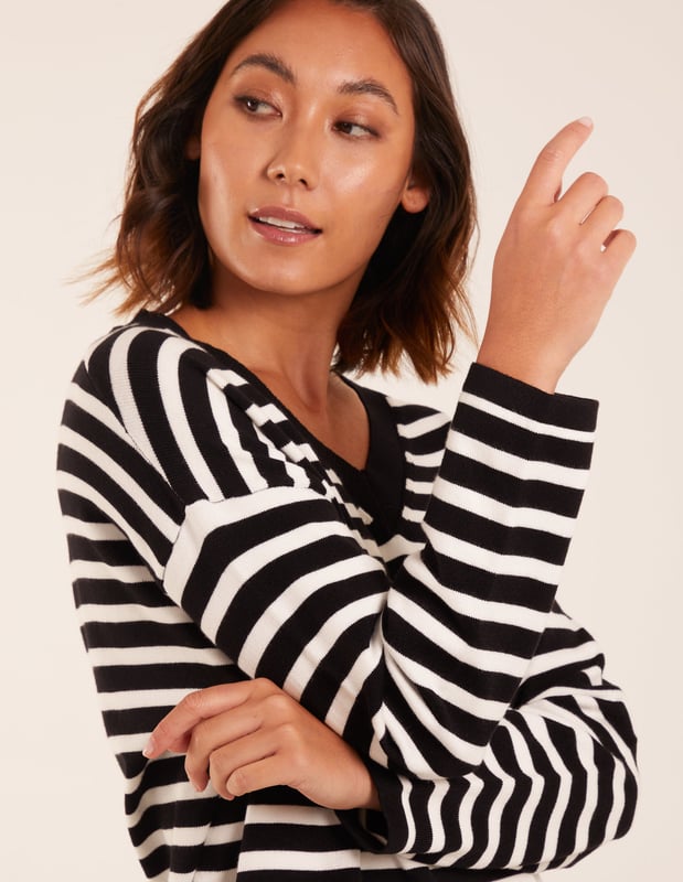 Elevate your knitwear this season with out Sailor Strip Jumper. Get cosy and keep heads turning in this versatile style. Pair with denim jeans and trainers for a transitional style.