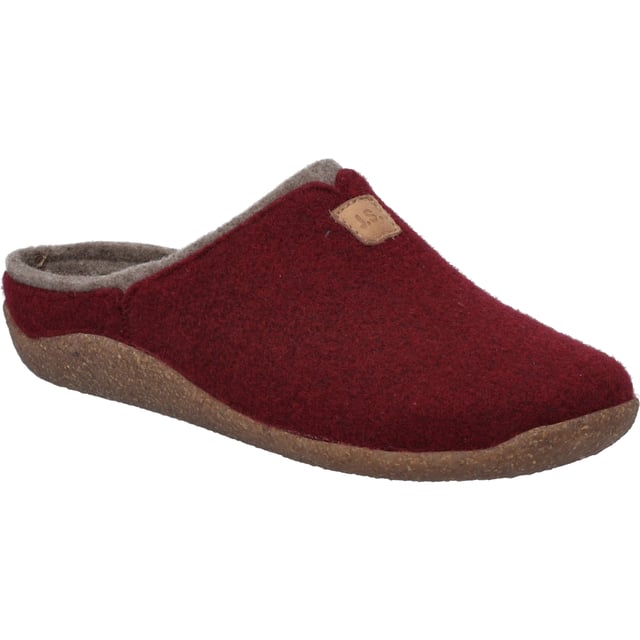 Descubra el mundo de las comodidades hogareñas con Vinny 01, la zapatilla en burdeos-combi de JOSEF SEIBEL, que combina tradición y diseño moderno. Este zapato de mujer, fabricado en el probado estilo Strobel, ofrece una combinación única de empeine y entresuela exterior que impresiona por su estabilidad y durabilidad. Con su parte superior de fieltro y la innovadora combinación de suela de TR y corcho, Vinny 01 es sinónimo de sostenibilidad y resistencia al deslizamiento. La suela beige se integra armoniosamente en el conjunto y realza el cálido color rojo. Gracias a la plantilla textil extraíble, esta zapatilla no sólo ofrece la posibilidad de utilizar su propia plantilla ortopédica, sino también un nivel inigualable de comodidad y flexibilidad. Ideal para las actividades de ocio en casa, Vinny 01 le invita a disfrutar de momentos de relax. Ya sea leyendo un libro o disfrutando de una velada acogedora con la familia, este zapato es el compañero perfecto para las mujeres que valoran la calidad y el bienestar. Como parte de la colección Relax, conocida por su ajuste garantizado y su calidad de primera clase, Vinny 01 representa la filosofía de JOSEF SEIBEL de moda lenta en lugar de moda rápida. Experimente la diferencia con un zapato que no sólo impresiona por su especial método de fabricación, sino también por su atractivo diseño y funcionalidad.