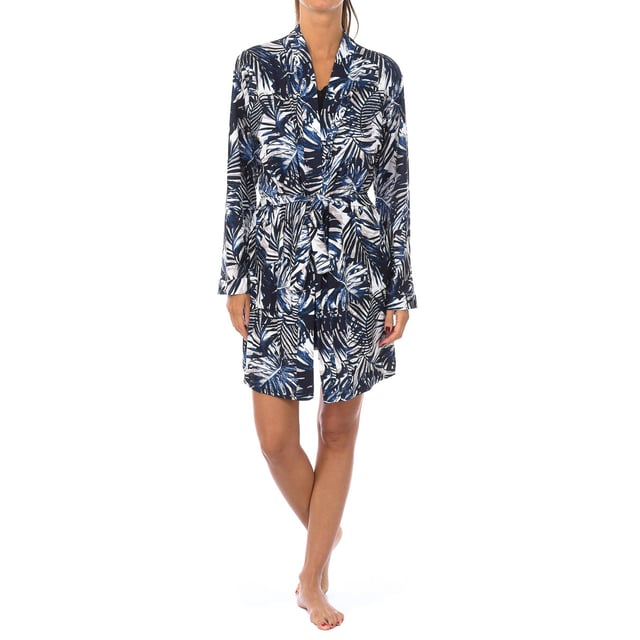 Women's 3/4 sleeve robe.
 Wrap robe with ribbed finish.
 Closure with matching cord.
 Seams seen in tone.
 Composition: 100% polyester
 Care:
Handwash.
 - Do not use bleach.
 - Do not use dryer.
 - Supports iron.
 - Do not dry clean.