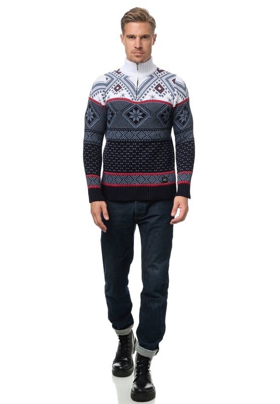 Rusty Neal Noorse Trui voor heren. De Noorse Trui is gemaakt van katoen en polyester, en heeft een mooie aansluitende pasvorm.  Merk: Rusty NealModelnaam: Noorse PulloverCategorie: heren Noorse TruiMaterialen: katoen, polyesterKleur: navy blauw, wit