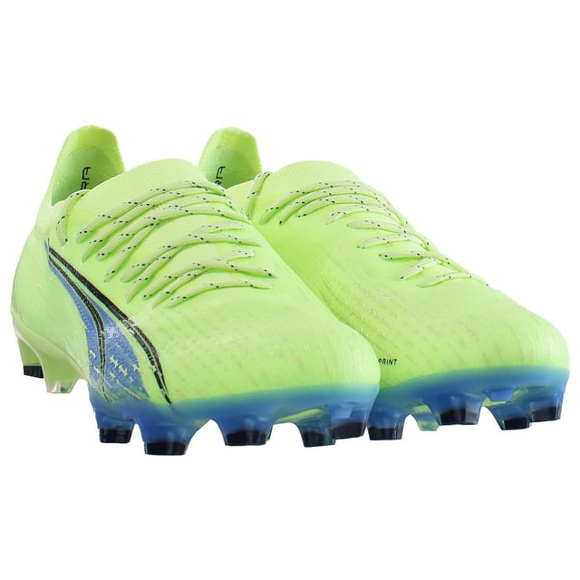 Play Fast. Footballers, meet a defender’s worst nightmare: the ULTRA Ultimate. It has a lightweight ULTRAWEAVE upper and a redesigned firm ground sole plate that helps get you to the ball faster and pick out the bottom corner. Every. Single. Time. 
FEATURES & BENEFITS 
ULTRAWEAVE: Ultra-light, engineered fabric with a structured, 4-way stretch that reduces weight and friction. Built for athletes looking to increase speed and strength 
PWRTAPE: Targeted upper reinforcement for support and durability 
PWRPRINT: Technology designed to provide stability and support on the micro level 
Recycled Content: The upper of this shoe is made with at least 20% recycled materials as a step toward a better future 
DETAILS 
Lightweight ULTRAWEAVE woven upper 
Dual density SPEEDPLATE outsole for rapid propulsion 
FG/AG: Firm Ground/Artificial Ground 
Removable insole 
PUMA Formstrip on the lateral side
