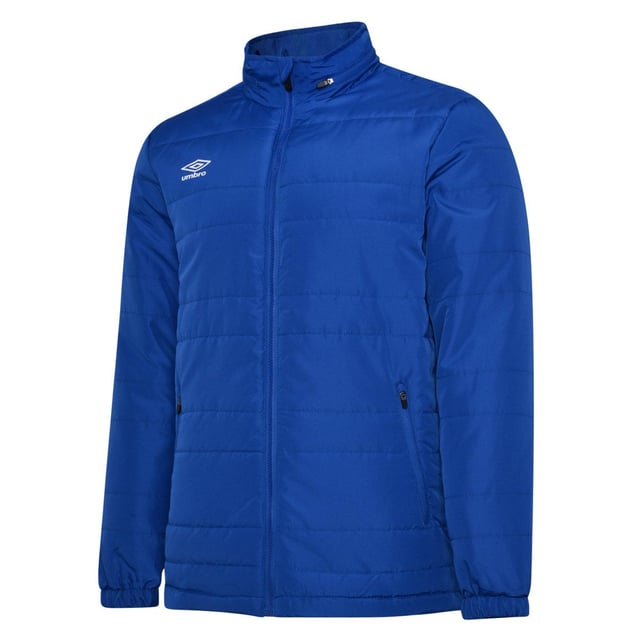 Material: 100% Polyester. Füllung: Polyfill. Design: Gesteppt, gestapeltes Logo. Manschette: Elastisch. Ausschnitt: Kapuze, Stehkragen. Ärmel-Typ: Langärmelig. Kapuzen-Merkmale: Verdeckt. Taschen: 2 Seitentaschen, verdeckter Reißverschluss. Verschluss: Reißverschluss. Saum: Kordelzug.