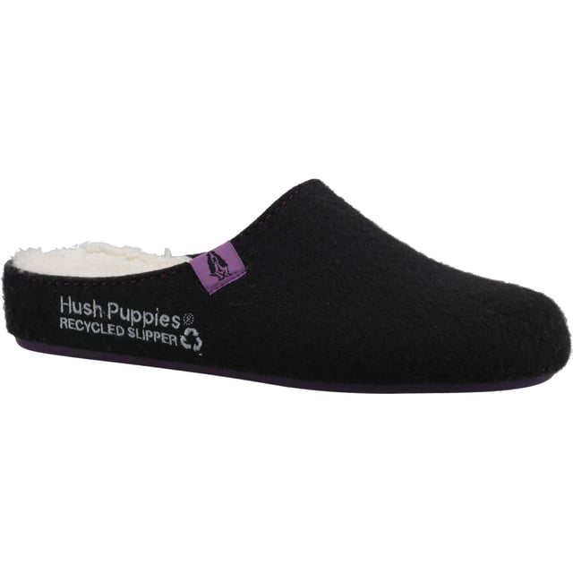 Proudly crafted from 90% Recycled polyester upper and lining. The Good Slipper is a must have this season with its super soft organic cotton sock and 100% recycled foam bed. Made with a durable natural rubber sole for added grip and extra comfort