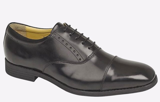 Look no further for a classic Oxford than these Rickleton men's shoes, boasting a premium hi-shine leather upper, a 3D tredflex comfort system, and complete with intricate stitch detialing.- Hi-Shine Leather
- Tredflex 3D comfort system
- Intricate stitch detailing
- Genuine Rubber Sole