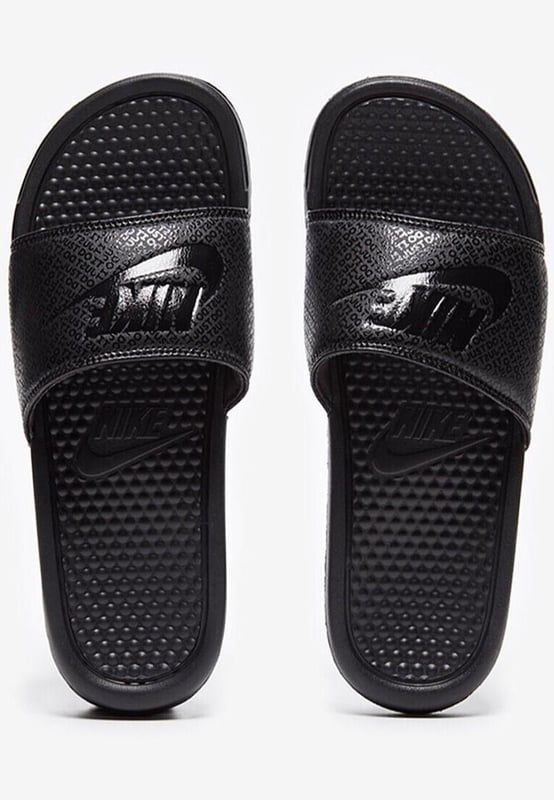 Nike benassi sliders in black hotsell