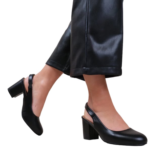 Gewebetechnik: langlebig. Obermaterial: Kunstleder. Marke: Where's That From. Zum Anschlüpfen. Einlegesohle: gepolstert. Laufsohle: Gummi, Traktionsgriff. Slingback. Absatz: Blockabsatz. 6,86 cm. niedrig geschnitten. Design: Unifarben. Zehenstil: Mandelförmig.
