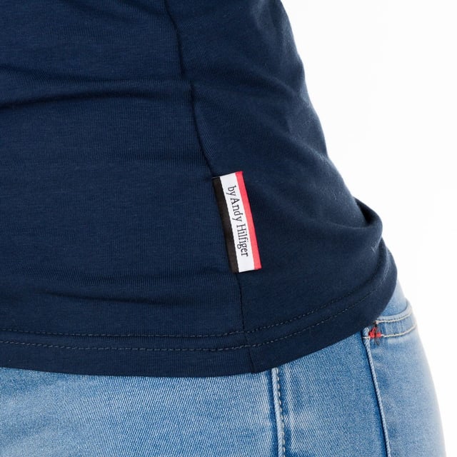 By: Andrew Charles By Andy Hilfiger - Detail: TS602 031002 PHENIX NAVY S8 - Colour: Navy Blue - Composition: 95%CO + 5%EA - Measures: Slim Fit - Made: TUNISIA
