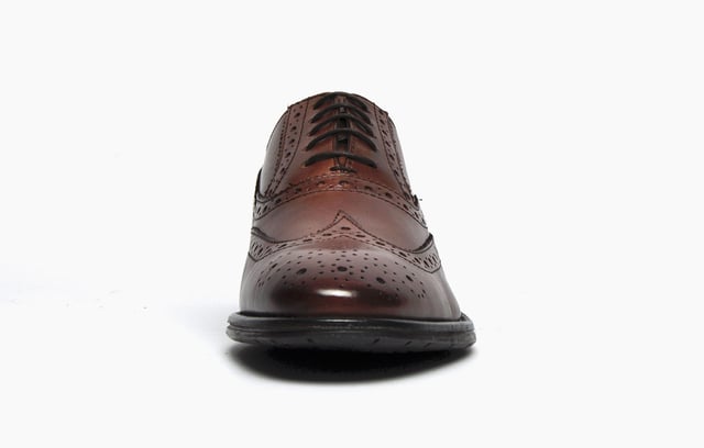 Creating timeless style, the Detroit is a traditional brogue full of heritage, along with a durable premium leather upper the Detroit showcases traditional brogue punch hole detailing, for a 5 star finish. The rubber sole adds a modest heel in keeping with traditional brogue styling, offering unbeatable Catesby England styling at a price not to be missed. 
 - Premium leather upper 
 - Classic punch hole detailing 
 - 5 eyelet lace-up closure for the perfect fit 
 - Intricate designer stitching
 - Studded rubber outsole 
 - Authentic vintage look