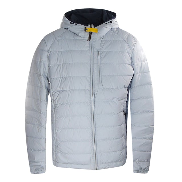 Mantente abrigado y elegante con la chaqueta azul de Parajumpers. Este lujoso abrigo esta confeccionado con un tejido ligero y aislante que retiene el calor y protege contra los elementos. No sacrifiques el estilo por la comodidad: !haz una declaracion!, Relleno: 90% plumon de pato, 10% plumas de pato, Material superior: 100% poliester, corte estandar, cierre de cremallera, azul, chaqueta de plumas, abrigo azul