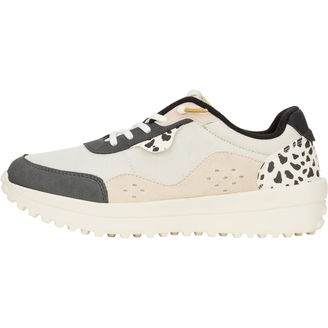 Zeg hallo tegen Hayden Shine. Ons nieuwe favoriete silhouet krijgt een glanzende make-over met verhoogde metallic elementen, kunstleer en suède details. De gewatteerde kraag en hiel geven rondom extra comfort in combinatie met tandige gesp lugs