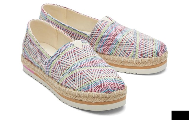 Reaching new heights. Our classic Alp now with a fun, multi-stripe EVA outsole for wearing everywhere. Featuring extra-smooth OrthoLite Eco LT Hybrid insoles for all-day comfort.
- Classic Alpargata style- Textile uppers- OrthoLite Eco LT Hybrid insoles made with 26% eco content (15% waste foam, 5% recycled content and 6% bio-oils)- Non-removable insole- Platform with natural rope midsole wrap and sawtooth EVA outsole- Outsole height is approximately 30mm