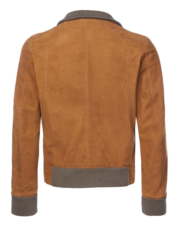 100% piel de cordero; chaqueta Dolce & Gabbana;  Modelo: G9OQ4L HULD7 22;  Mano de obra de alta calidad;  Piel suave ;  Cuello alto, tapeta con siete botones;  Dos bolsillos delanteros con botones, dos bolsillos interiores con cremallera;  Detalles del logotipo de Dolce & Gabbana