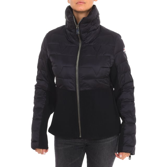 Padded jacket Vuarnet.
 Long neck
 Zip closure.
 Zipper cuffs.
 Ribbed waist.
 One zipper pocket inside.
 Brand insignia on one sleeve.
 Seams seen in tone.
 Composition: 100% Polyamide
 Care:
Wash at maximum temperature 30º.
 Iron at low temperature.
 Low temperature drying.
 Do not use bleach.
 Do not dry clean.