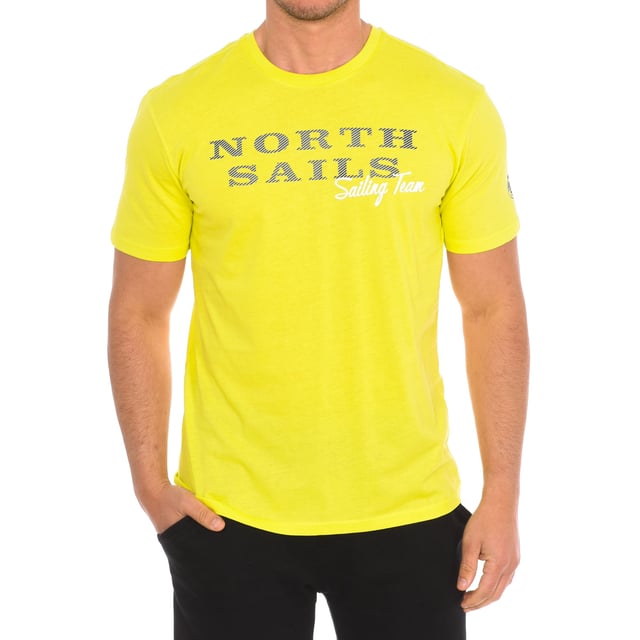 North Sails short sleeve t-shirt.
 Round neckline with ribbed finish.
 Brand print on the front.
 Brand logo on one sleeve.
 Seams seen in tone.
 Composition: 100% cotton
 Care:
Wash at maximum temperature 30º.
 Iron at medium temperature.
 Do not use dryer.
 Do not use bleach.
 Do not dry clean.