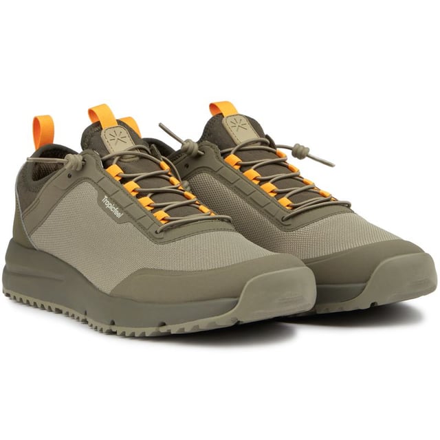 Viaja por el mundo o explora la naturaleza de tu zona con las zapatillas Tropicfeel All-Terrain, confeccionadas con poliéster reciclado y suelas de goma duraderas. Estas zapatillas, aptas para el agua y de secado rápido, cuentan con un diseño sin cordones y plantillas extraíbles para mayor comodidad. Perfectas para los aventureros con conciencia ecológica, funcionan tanto en tierra como en el agua, y encarnan tanto el estilo como el compromiso con la sostenibilidad.