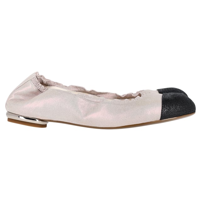VINTAGE, RRP AS NEW
Step into elegance and comfort with the Chanel CC Cap Toe Scrunch Ballet Flats - a fashionable and practical choice for any occasion. The light pink canvas and black cap toes create a striking contrast, while the CC logo adds a touch of luxury. The scrunch style allows for a snug and flexible fit, so you can dance the night away or run errands with ease. These flats are the perfect combination of style and comfort, ensuring that you always look and feel your best.

Chanel CC Cap Toe Scrunch Ballet Flats in Pink Canvas
Condition: Excellent
Signs of wear: No visible sign of wear. No Mark at insole.,  Very light mark at soles.
Packaging: Dust bag
Color: Pink
Material: Canvas
Size: EU37 / US7
Measurements: Insole length: 280
SKU: NAPPUGBSH370107W