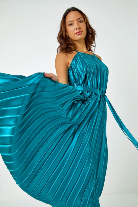 Pleated Midi Halter Neck Midi Dress Uk Favorite Time Green Pleated Halter  Midi Dress $37 Tobi