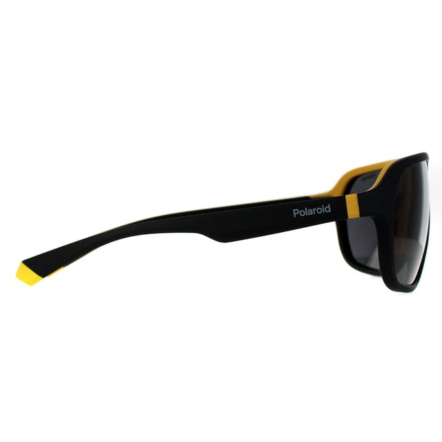 Las gafas de sol Polaroid Rectangle Unisex Matte Black Yellow Grey Polarized PLD 2152/S son una fusión excepcional de estilo atemporal y tecnología de vanguardia. Estas gafas de sol incorporan lentes polarizadas de alta calidad que proporcionan una visión cristalina al tiempo que reducen el deslumbramiento, garantizando una claridad y un contraste óptimos en cualquier entorno. El diseño clásico y versátil complementa sin esfuerzo cualquier atuendo, mientras que la construcción duradera y la montura ligera garantizan tanto la longevidad como la comodidad durante todo el día. Con una excelente protección UV, estas gafas de sol no son sólo una declaración de moda, sino también un escudo fiable contra los rayos nocivos.