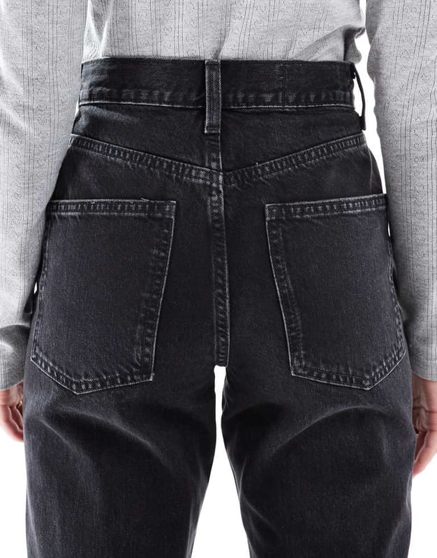 Jeans by ASOS DESIGN Serving straight-up style Slim from waist to mid thigh ? Straight leg? Mid rise Button fly Five pocketsSold By: Asos